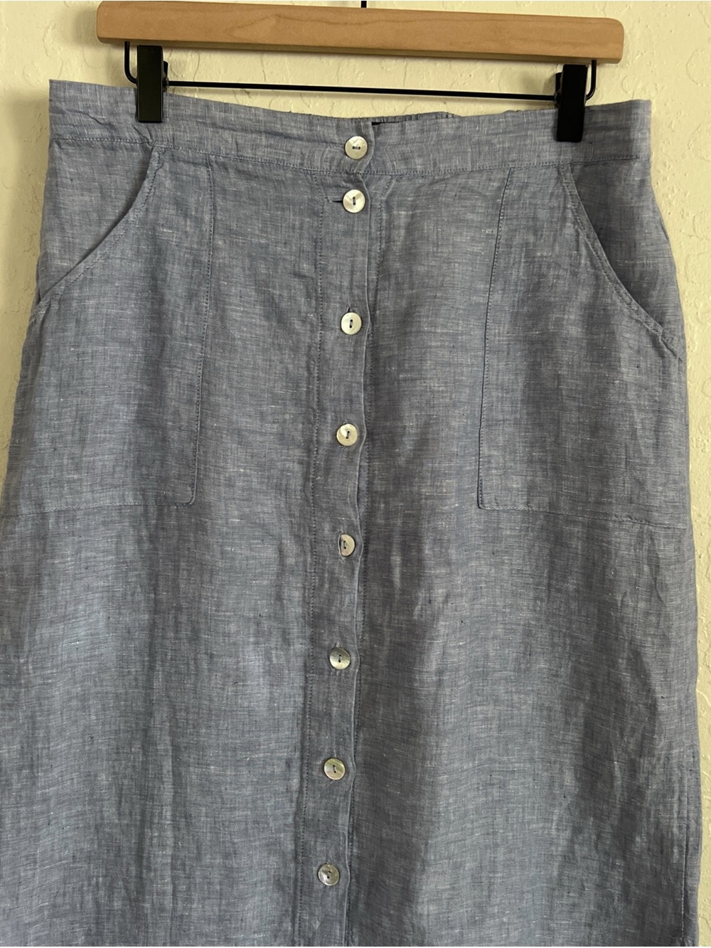 Tahari 100% Linen Pull front button Midi Skirt Large Blue - Picture 2 of 5